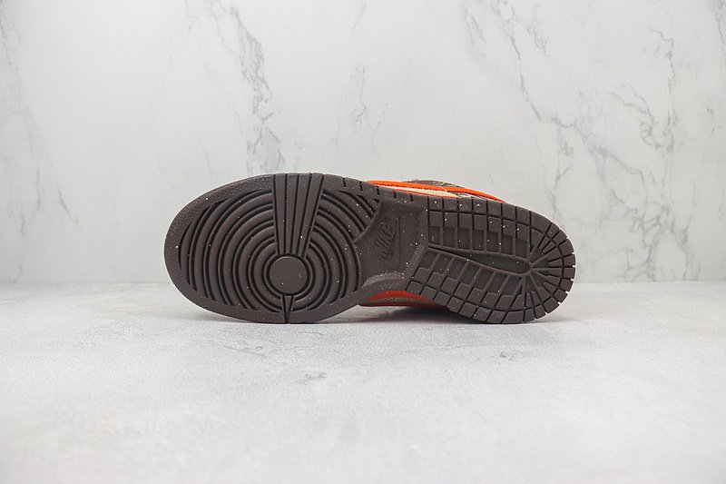 Reese Forbes x Nike Dunk Low "Hunter" фото № 8