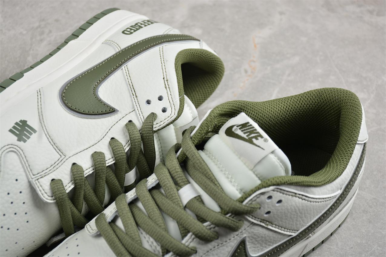 Undefeated x Nike SB Dunk Low "White/Green" фото № 8