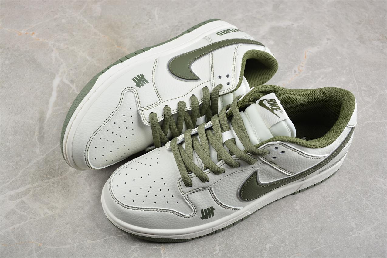 Undefeated x Nike SB Dunk Low "White/Green" фото № 6