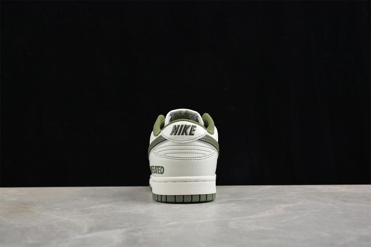Undefeated x Nike SB Dunk Low "White/Green" фото № 5