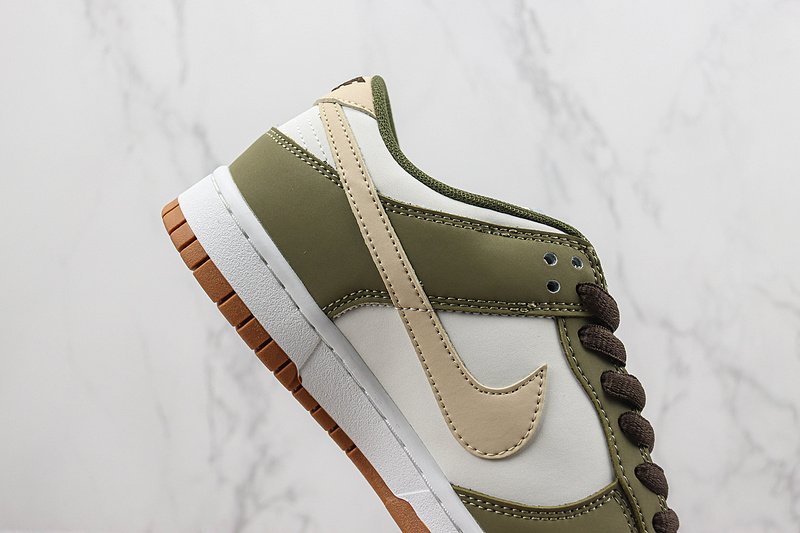 Otomo Katsuhiro x Nike SB Dunk Low "Olive Green" фото № 3