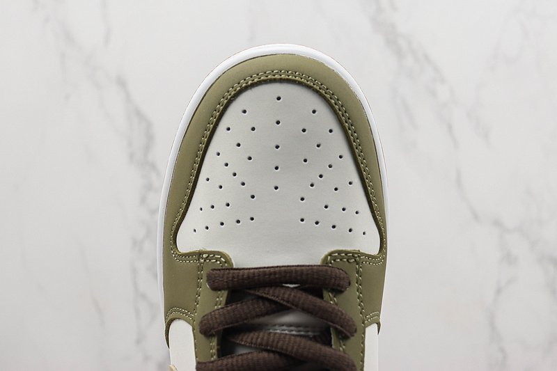 Otomo Katsuhiro x Nike SB Dunk Low "Olive Green" фото № 4