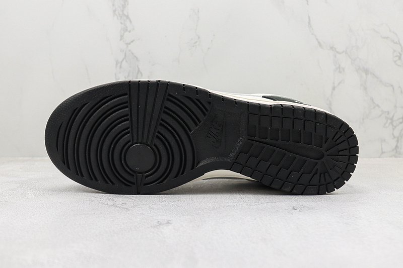 Otomo Katsuhiro x Nike SB Dunk Low "Steamboy OST/Black/White" фото № 9