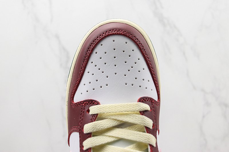 Nike SB Dunk Low "Burgundy/White" фото № 3