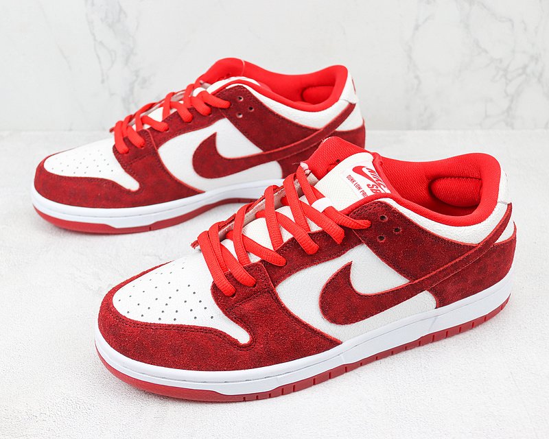 Nike Dunk Low Premium SB "Valentine's Day" фото № 5