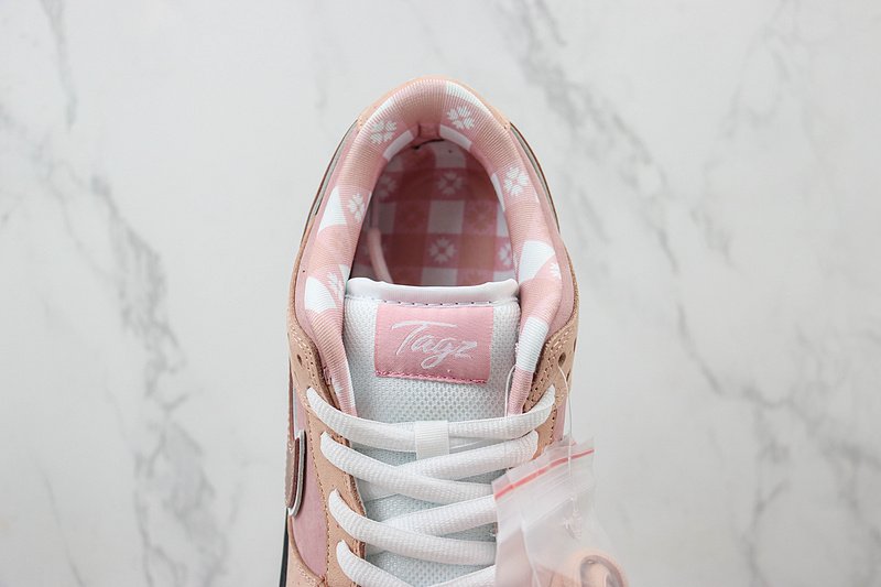 Tagz Footwear x Nike Dunk Low "Pink Lobster" фото № 5