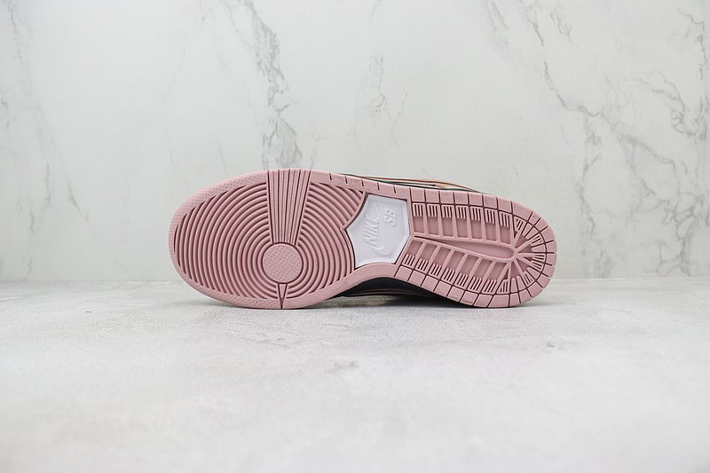 Tagz Footwear x Nike Dunk Low "Pink Lobster" фото № 8