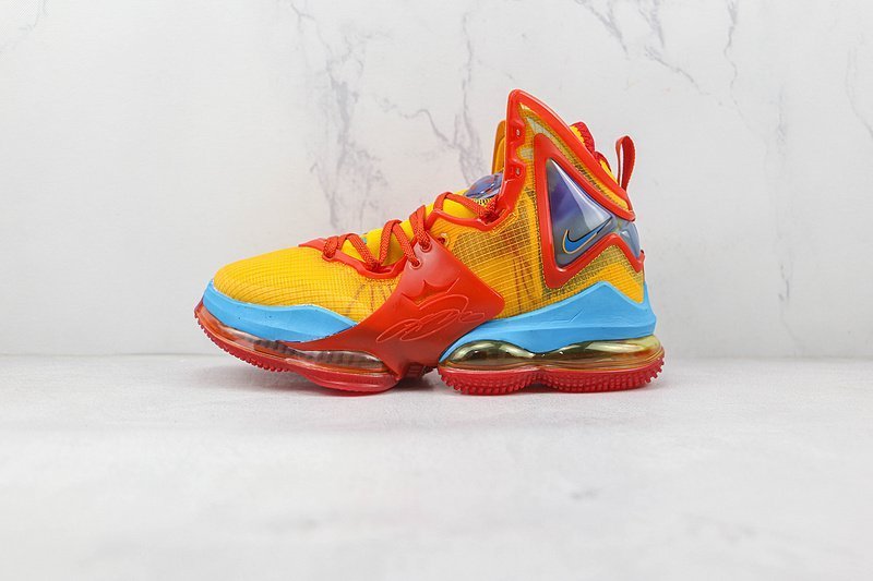 Space Jam x Nike LeBron 19 EP "Tune Squad" фото № 2