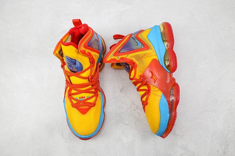 Space Jam x Nike LeBron 19 EP "Tune Squad" фото № 6