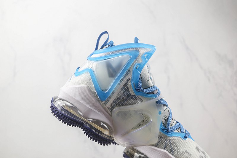 Nike LeBron 19 "Sweatsuit" фото № 4