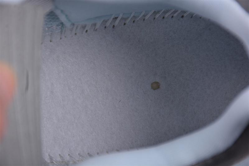 Nike V2K Run "Light Bone Metallic Platinum" фото № 9