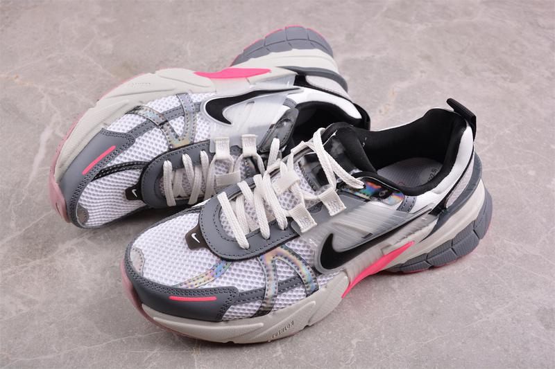 Nike V2K Run "Year of the Dragon" фото № 6