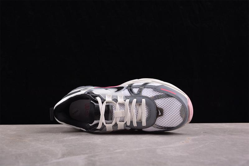 Nike V2K Run "Year of the Dragon" фото № 3