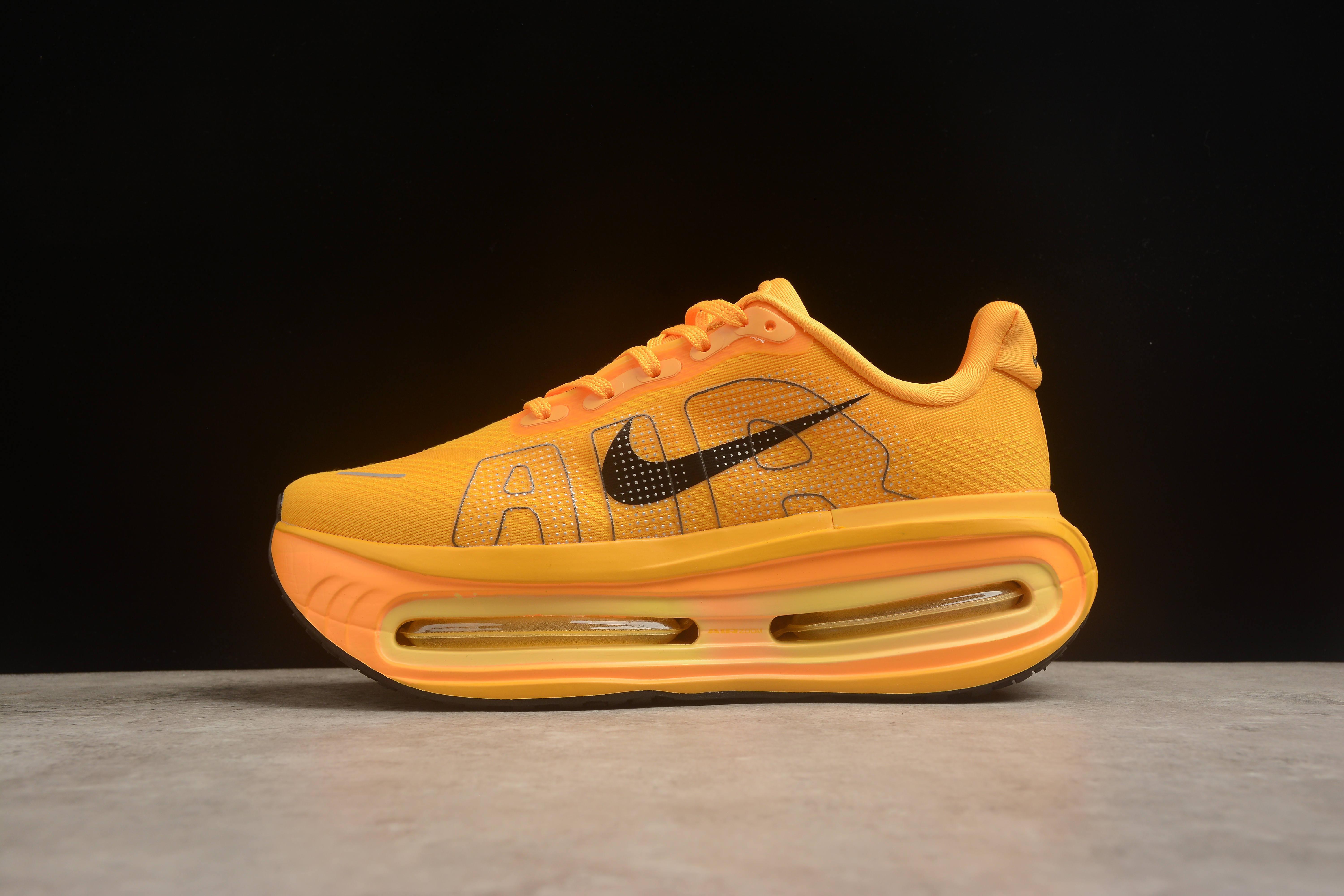 Nike Vomero Premium "University Gold/Black" фото № 2