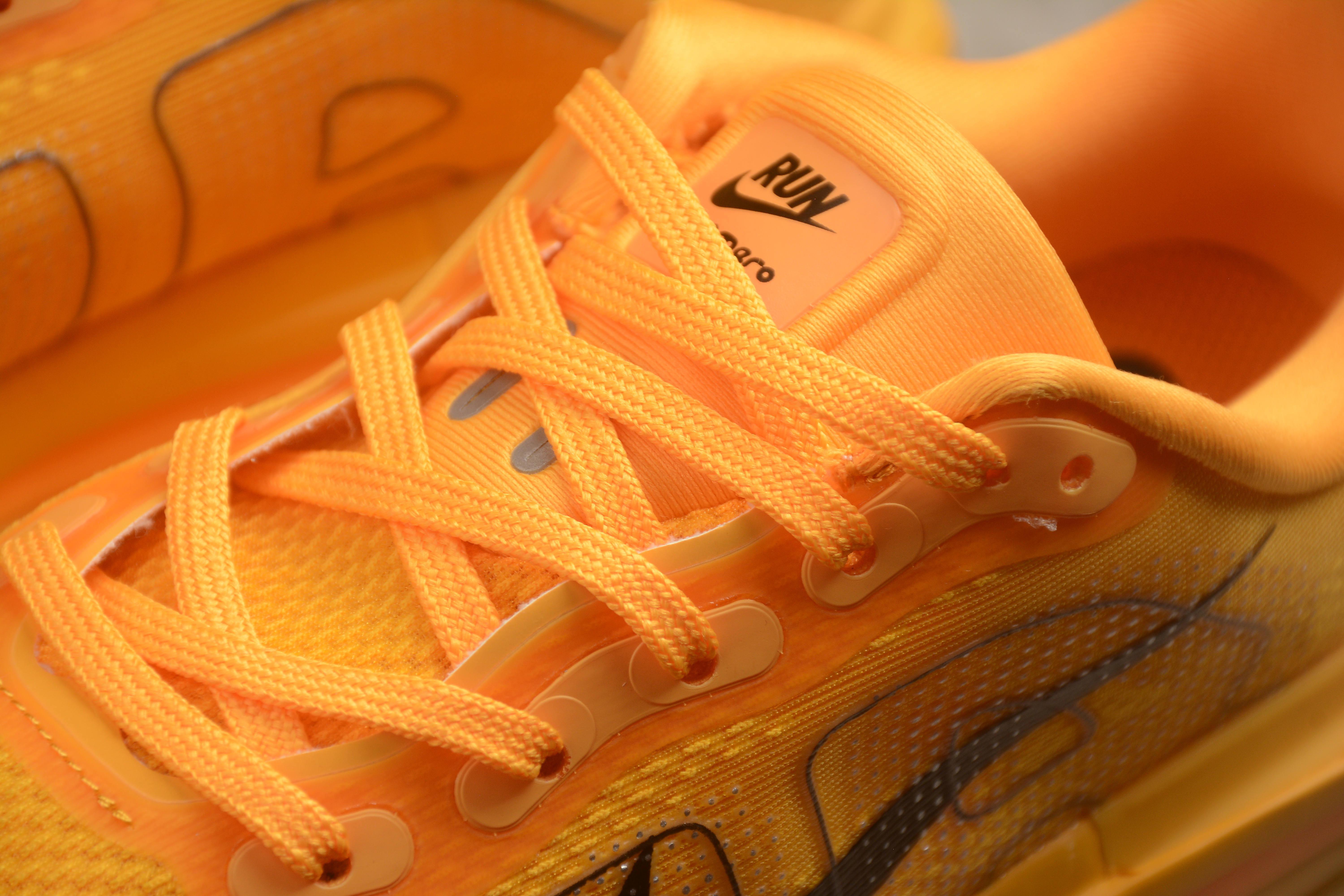 Nike Vomero Premium "University Gold/Black" фото № 5