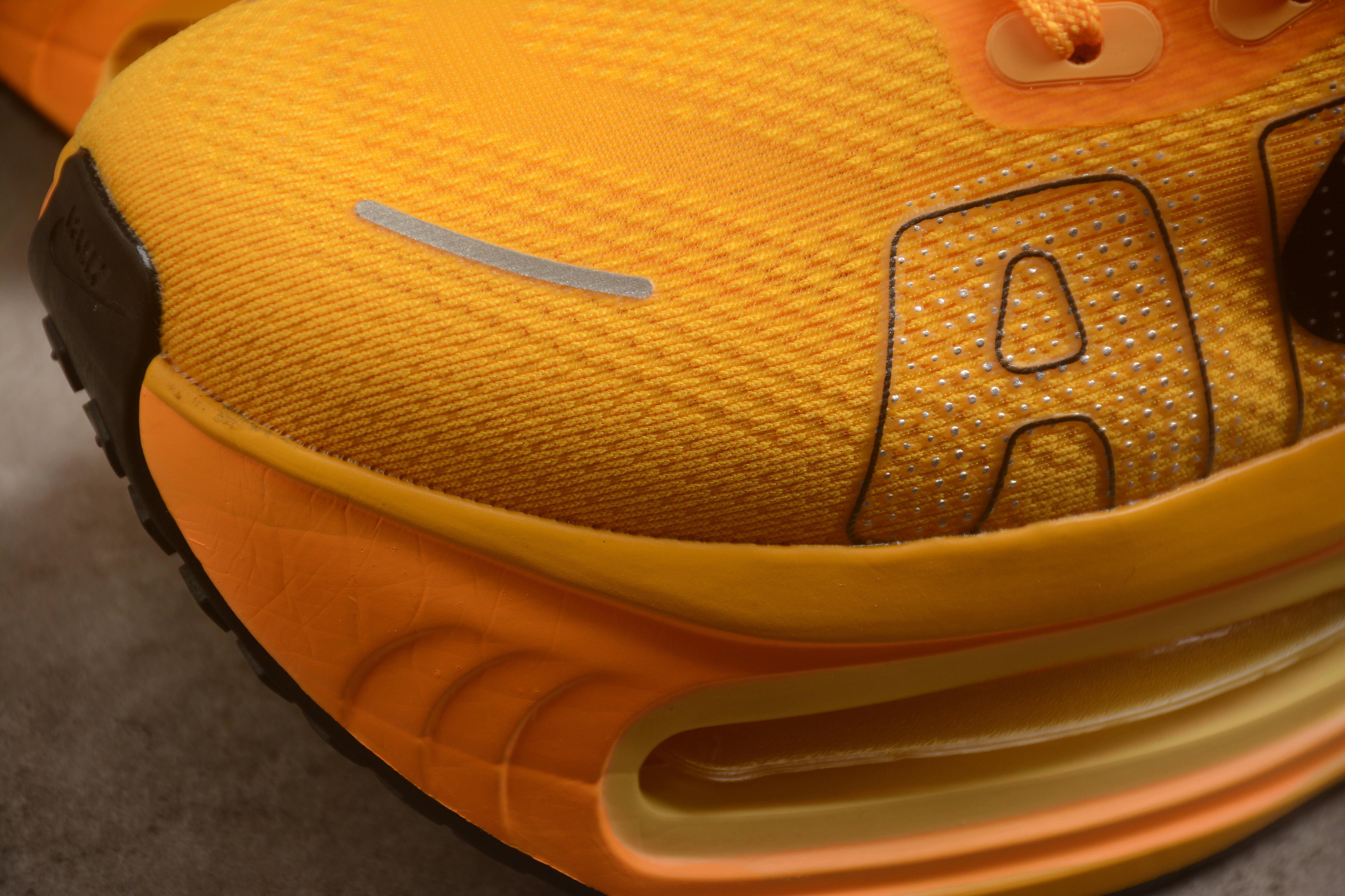 Nike Vomero Premium "University Gold/Black" фото № 4