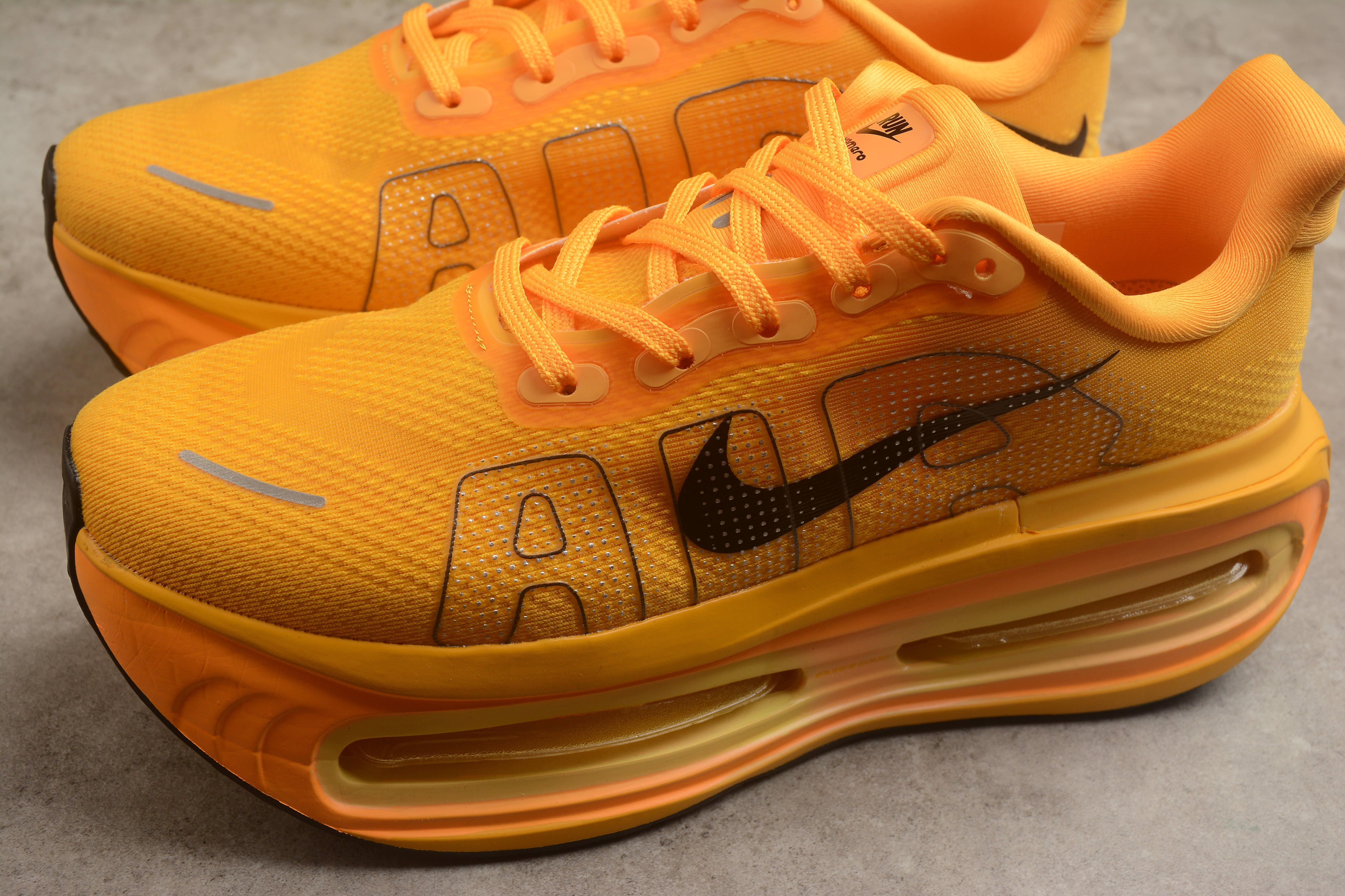 Nike Vomero Premium "University Gold/Black" фото № 3