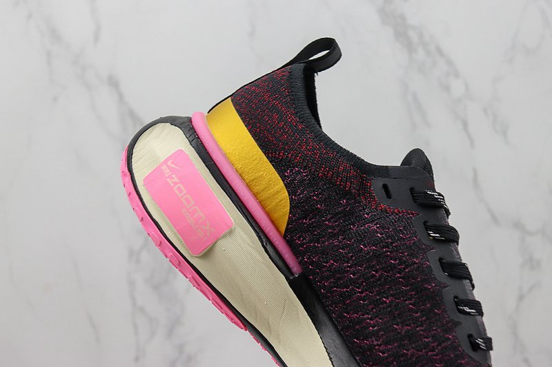Nike ZoomX Invincible Run Flyknit 3 "Black/Pink" фото № 3