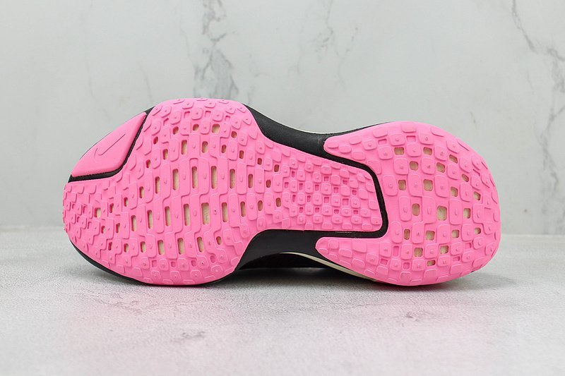 Nike ZoomX Invincible Run Flyknit 3 "Black/Pink" фото № 8