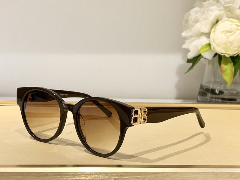 Солнцезащитные очки Balenciaga Temples Decorated By Gold Letters "Brown" фото № 5