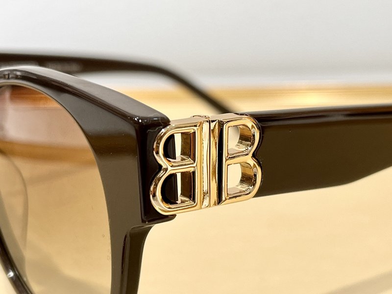 Солнцезащитные очки Balenciaga Temples Decorated By Gold Letters "Brown" фото № 6
