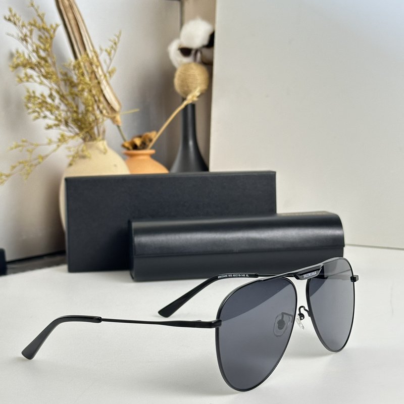 Солнцезащитные очки Balenciaga Aviator Shaped Decorated By Logo On Bridge Of The Nose "Black" фото № 2