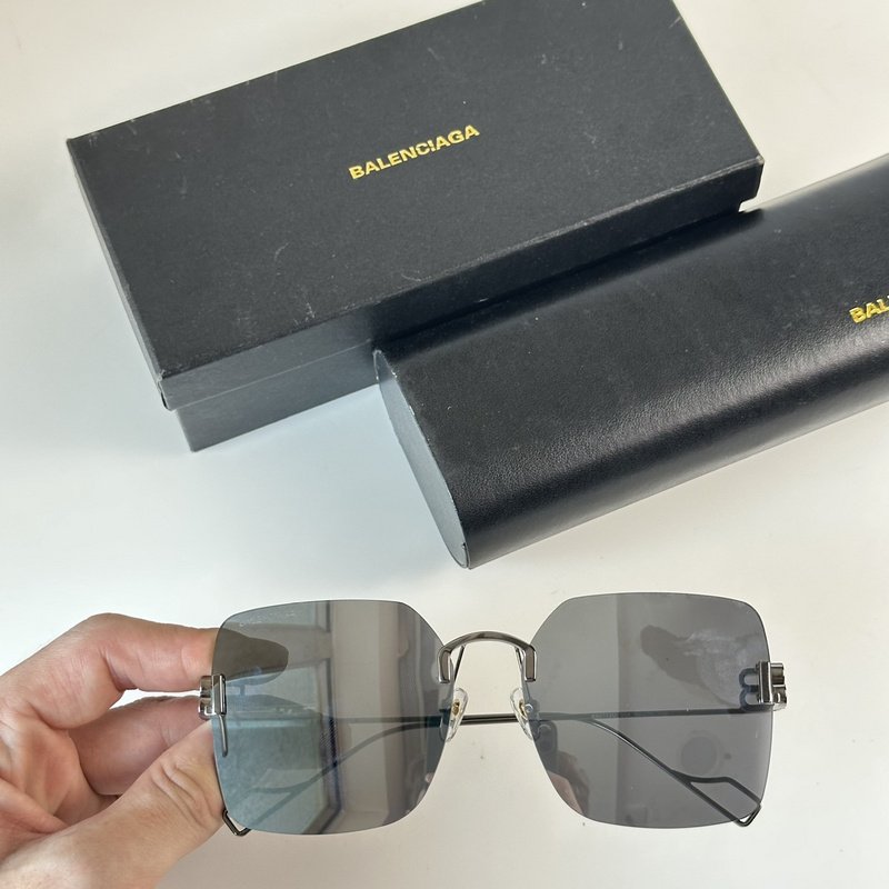 Солнцезащитные очки Balenciaga Rectangle Shape Form And Logo Symbols On Temples "Gray" фото № 2