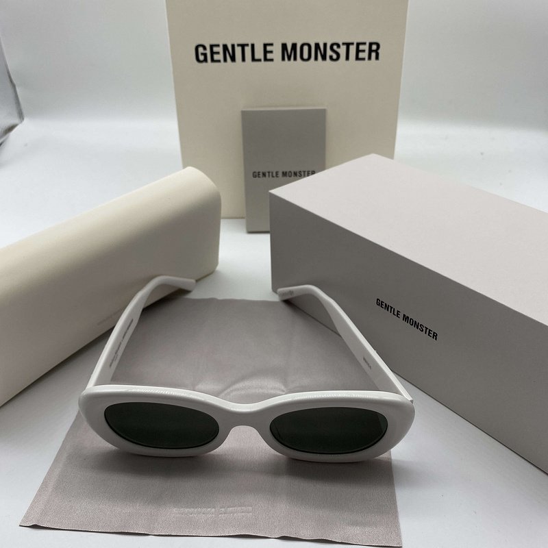 Солнцезащитные очки Gentle Monster Temples Decorated By Stripes "White" фото № 9
