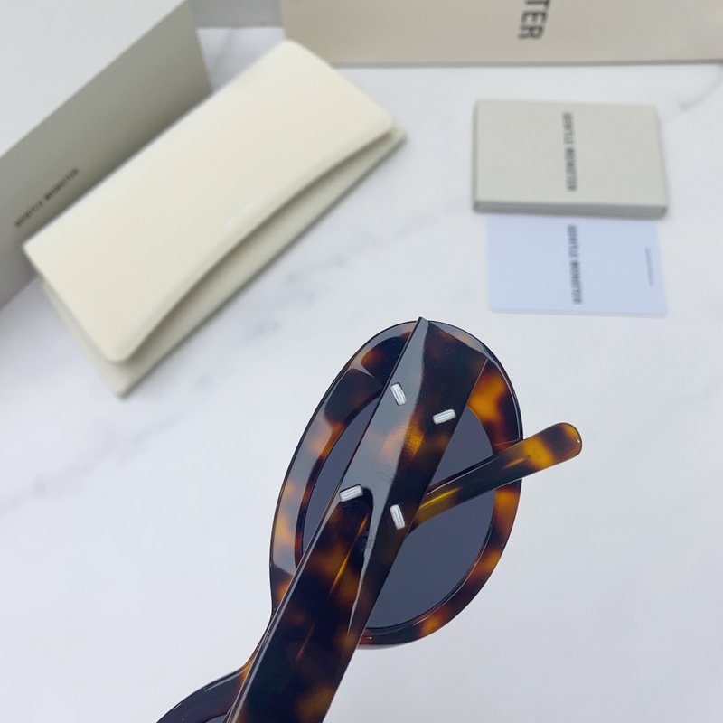 Солнцезащитные очки Maison Margiela Round Shaped And Temples Decorated By Stripes "Brown" фото № 4