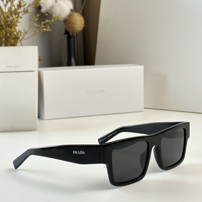 Солнцезащитные очки Prada Inscription On Temples And Rectangle Shaped "Black" фото № 2