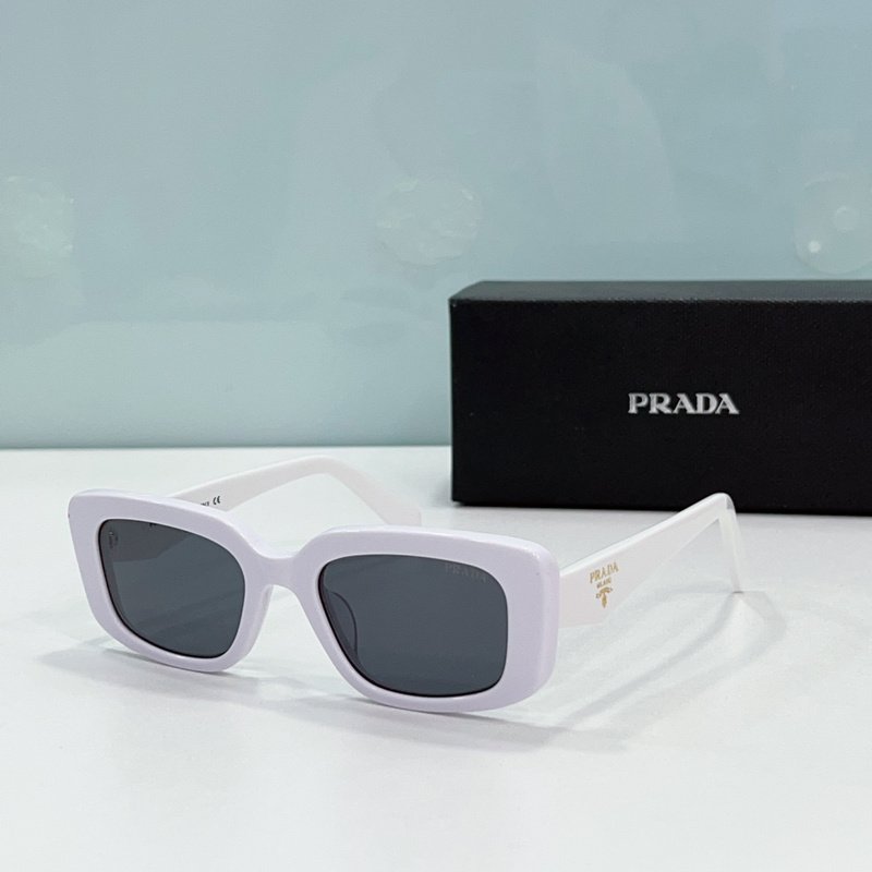 Солнцезащитные очки Prada Square Temples With Logo And Small Inscription "White" фото № 2