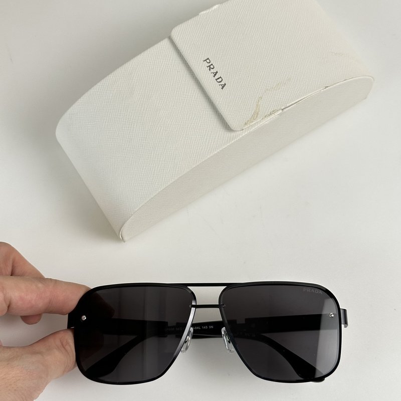 Солнцезащитные очки Prada Inscription On Red Background "Black" фото № 2