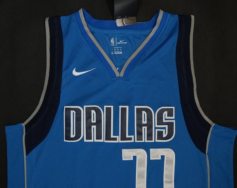 Баскетбольная Джерси Nike Dallas Mavericks 18-19 №77 Luka Doncic "Blue" фото № 4