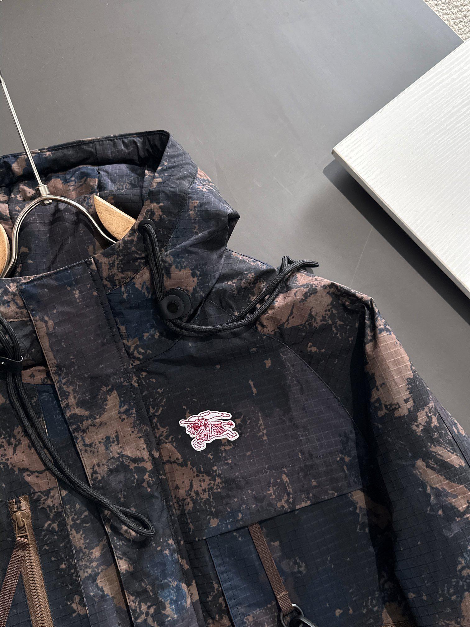 Куртка Burberry Frontside White Warrior And Horse Dark Outline "Brown" фото № 2