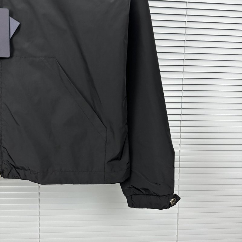 Ветровка Prada Solid Color With Logo "Black" фото № 7