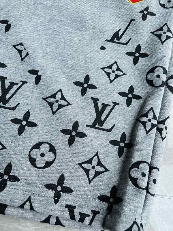 Шорты Louis Vuitton Heart Emblem "Gray" фото № 5