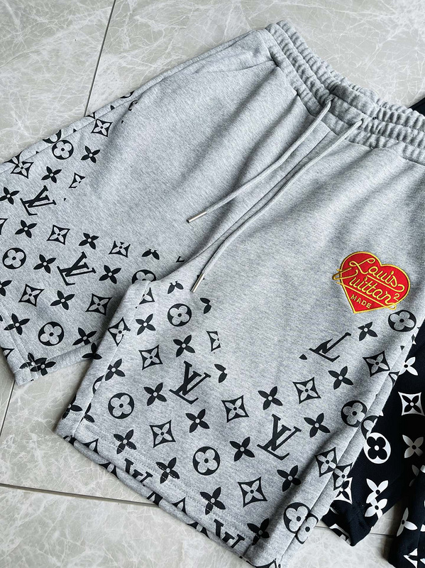 Шорты Louis Vuitton Heart Emblem "Gray" фото № 6
