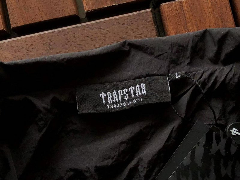 Олимпийка Trapstar Decorated By Stripe And Repeating Embroidered Logo "Black" фото № 3