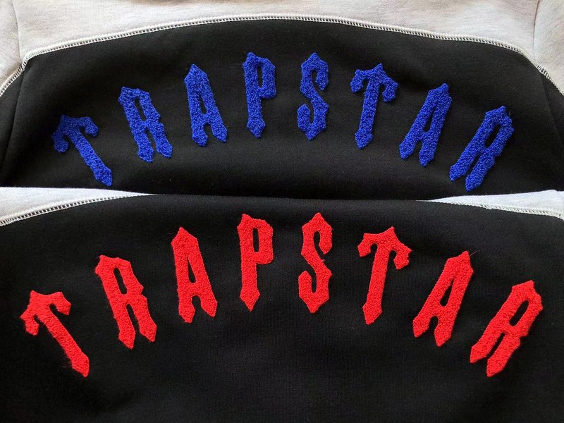 Худи Trapstar Bicolor With Colorful Embroidered Logo Lettering "Black,Red" фото № 3