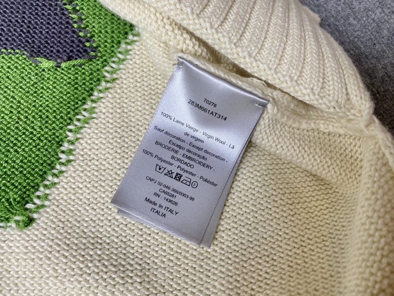 Свитер Dior With Text On The Sleeve "Beige" фото № 4