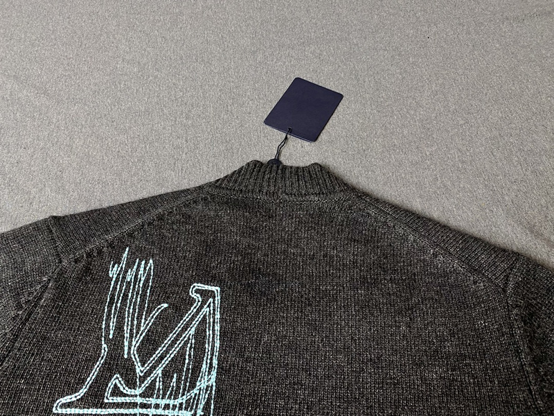 Кардиган Louis Vuitton With An Embroidered Logo "Gray" фото № 4