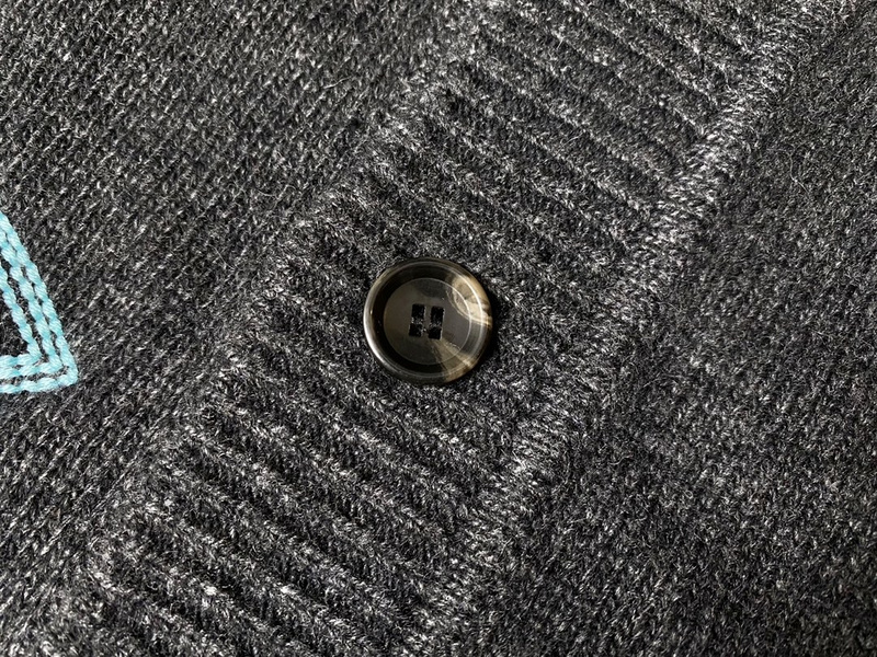 Кардиган Louis Vuitton With An Embroidered Logo "Gray" фото № 2