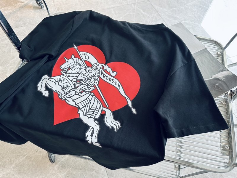 Футболка Burberry With Red Heart On The Back "Black" фото № 4