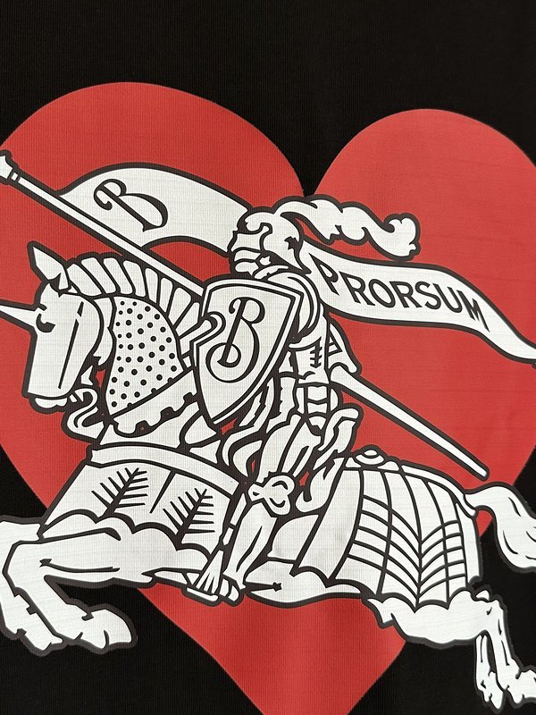 Футболка Burberry With Red Heart On The Back "Black" фото № 8