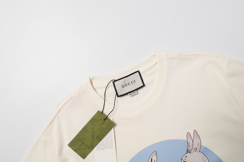 Футболка Gucci X Balenciaga With Rabbits On Blue Background "Cream" фото № 2