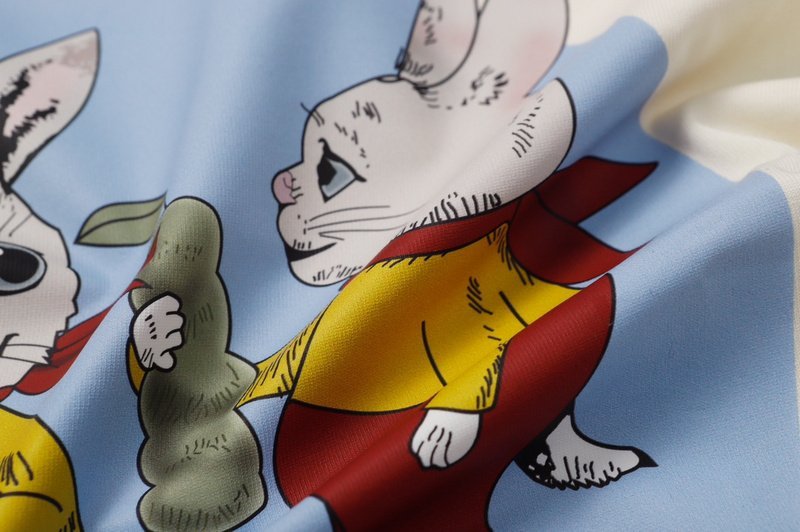 Футболка Gucci X Balenciaga With Rabbits On Blue Background "Cream" фото № 3