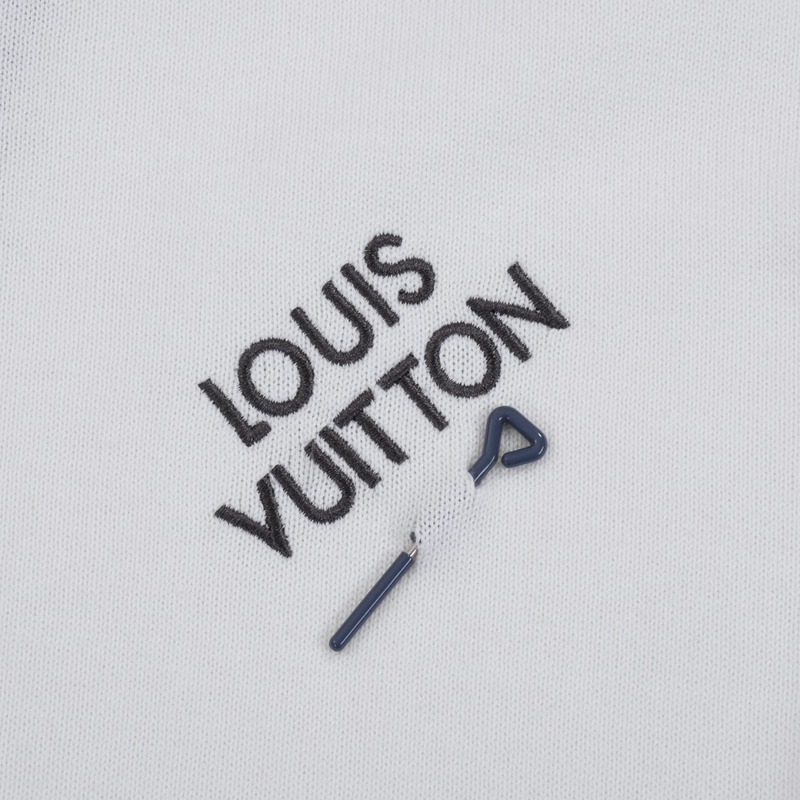 Футболка Louis Vuitton With A Brooch "White" фото № 4