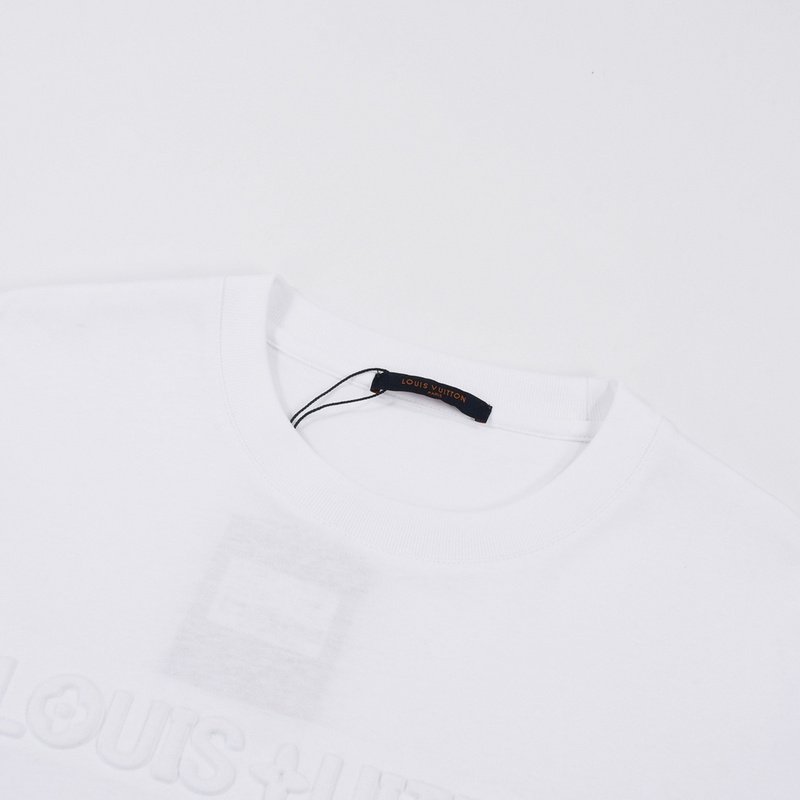 Футболка Louis Vuitton With An Embossed Text Logo "White" фото № 2
