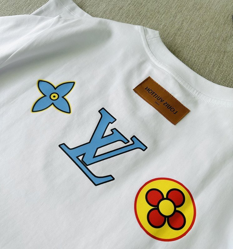 Футболка Louis Vuitton Three Emblems On The Back "White" фото № 4