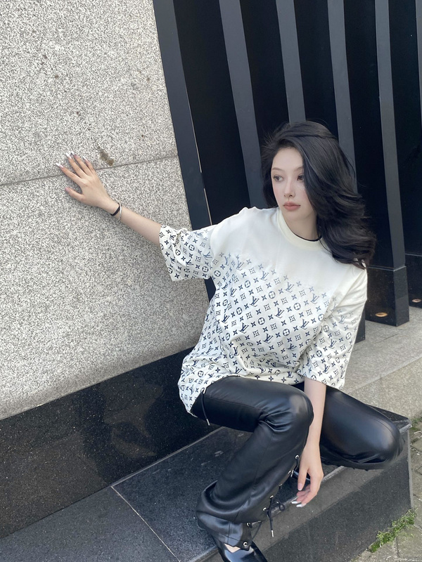 Футболка Louis Vuitton Many Brand Emblems "White" фото № 5